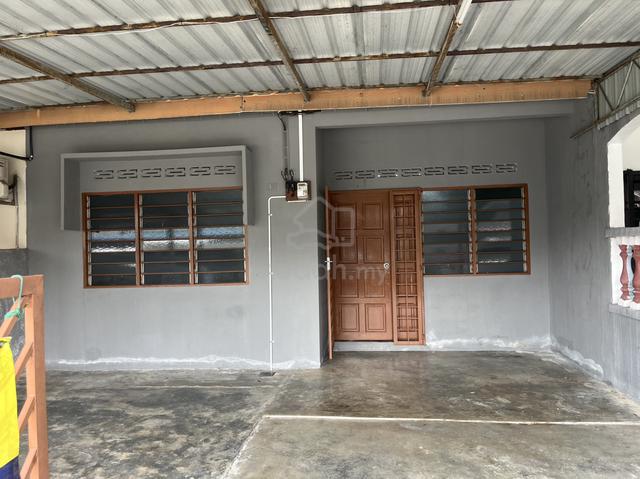 Rumah sewa labis 1