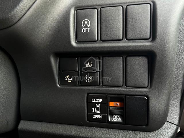 2018 Toyota VOXY X 2.0 FACELIFT FULL LEATHER SEAT - 4