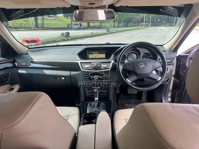 2012 Mercedes Benz E250 CGI SUNROOF ONE OWNER - 4
