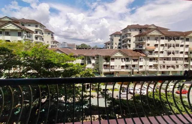 Marina Court 2