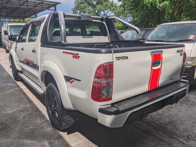 2015 Toyota HILUX 2.5 G TRD SPORTIVO (A) - 4