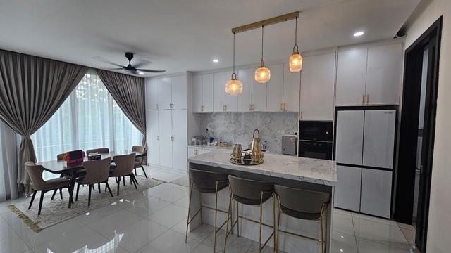 3sty Thistle Grove, Denai Alam [Limited unit Facing Lake] 1