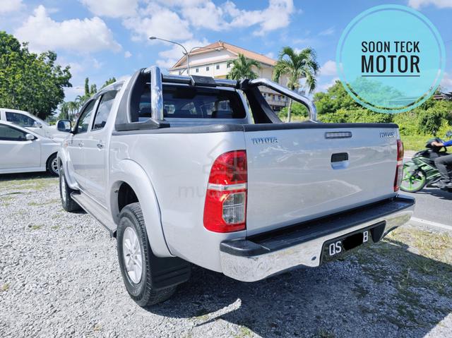2014 Toyota HILUX 2.5 STD VNT (M) - 4