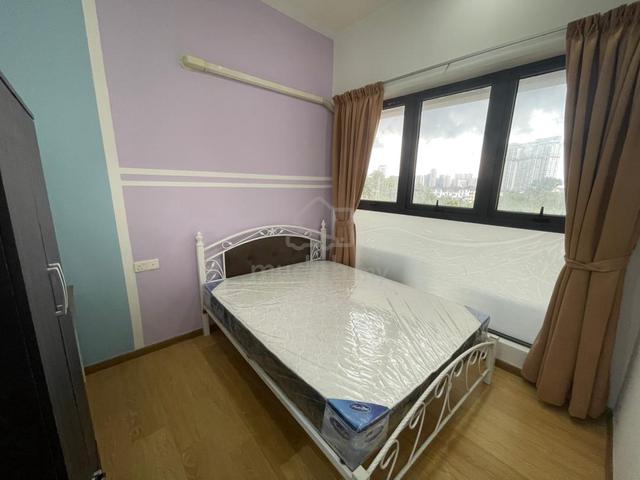 Low deposit / Room / Danga Bay / Near CIQ / All race / Good condition 1
