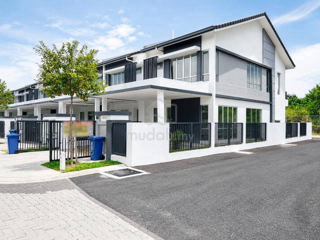 FREEHOLD END LOT Double Storey Amverton Parkhomes Sungai Buloh 1
