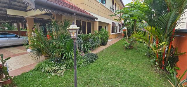 Bungalow Facing Lake Laman Kemboja, Kota Seriemas Renovated Cantik 1