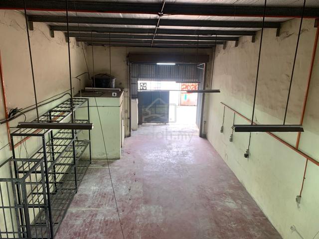 Taman Mount Austin Single Storey Factory with mezzanine Floor For Rent 1
