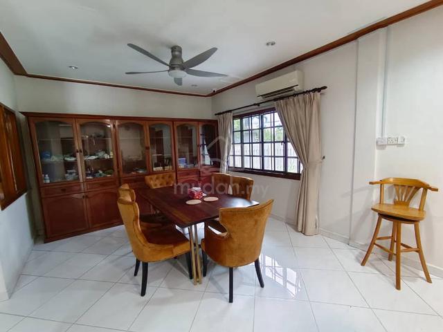 Bungalow house • kolombong • taman khidmat • furnished 4