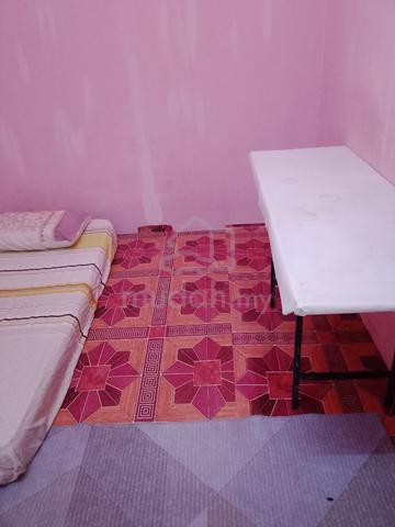 Bilik UTK lelaki bujang 1