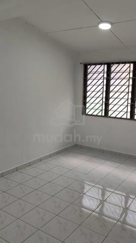 Jalan Aman 5, Taman Damai Jaya, 2 storey lowcost, renovated, full loan 1