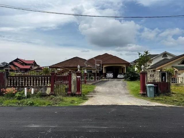 Banglo Setingkat Kampung Wakaf Beruas , Kuala Terengganu 1