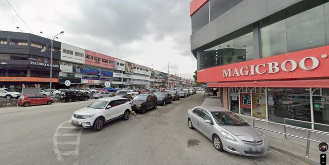SS2 Petaling Jaya Corner Lot 3 Storey Shop Lot Facing Main Road - Sale 1