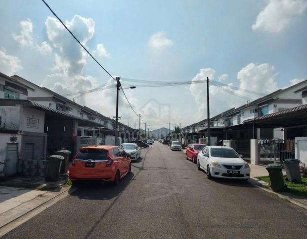 Gelang Patah Tmn Laman Setia (RMMJ) E.Lot L.M.Cost Double Storey House 1