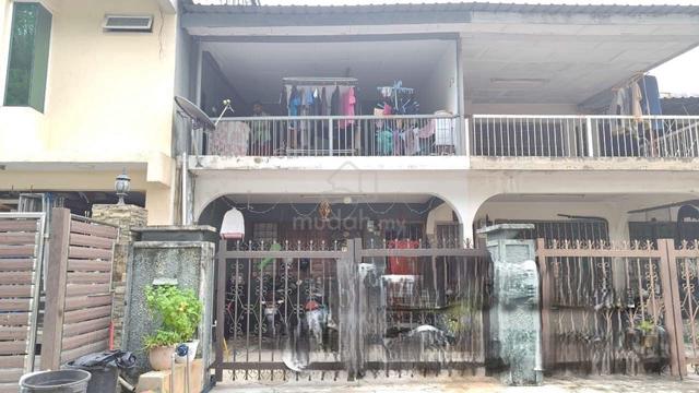 cheap 2 storey terrace taman putra Ampang 1