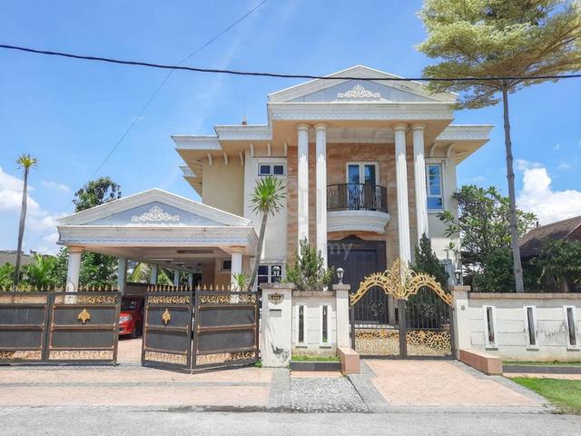 Bungalow For Sale at Kg Melayu Ampang 🏡 1