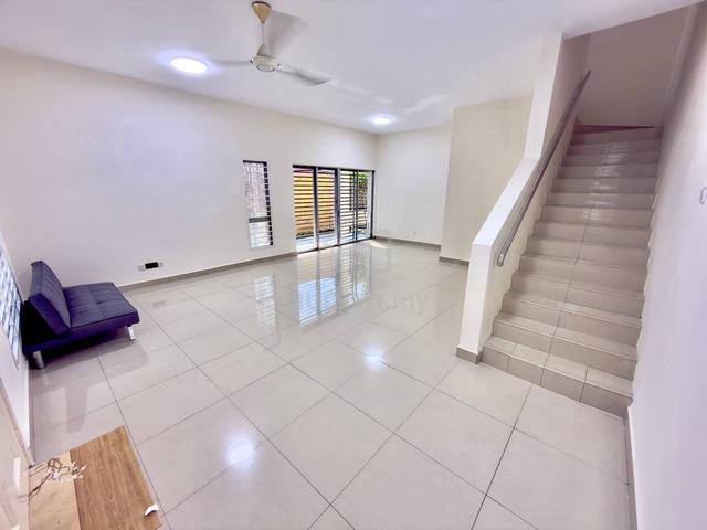 End lot + Renovated + Facing open Vista Hill, Mahkota Cheras 1