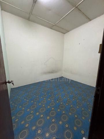 Town House @ Jalan 18/7, Taman Sri Serdang, Seri Kembangan 1