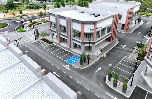 【FACING MAIN ROAD】2 Storey SHOPLOT GAMUDA GARDENS @ VILLAGE SQUARE 1