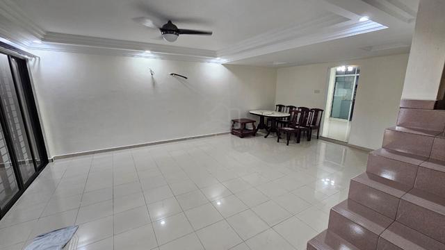 FACING EMPTY LAND Freehold - Double Storey Taman Cheng Perdana Melaka 3