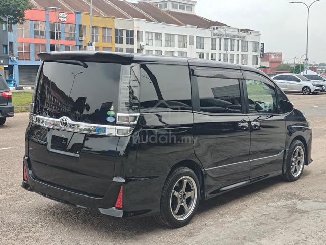 2019 Toyota VOXY 2.0 ZS KIRAMEKI II (A) - 3