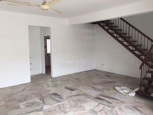 Intermediate double story house in tmn pasir emas kajang for sale 1