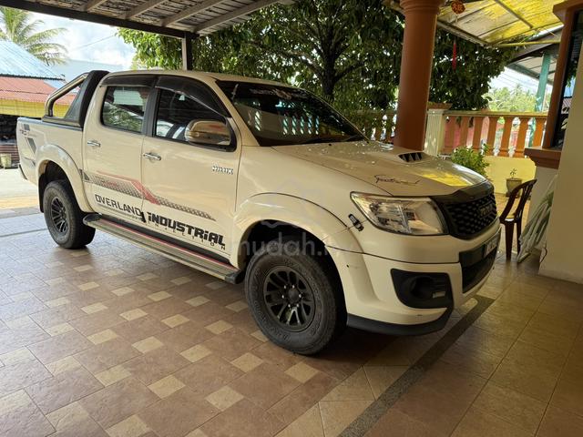 2015 Toyota HILUX 2.5 G TRD SPORTIVO (A) - 1