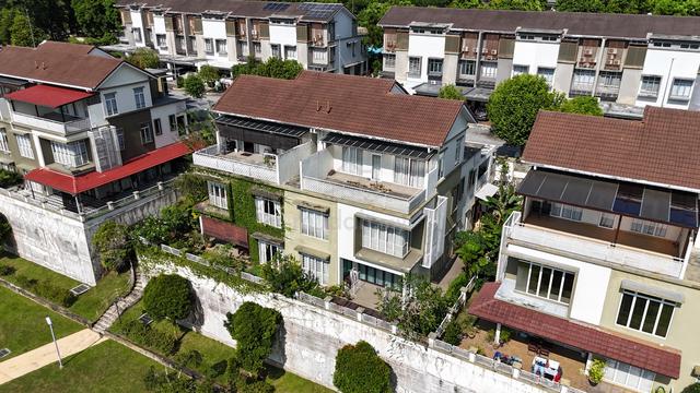 2.5 Storey Semi-D @ Presint 16,Putrajaya [ Lake View ] 1
