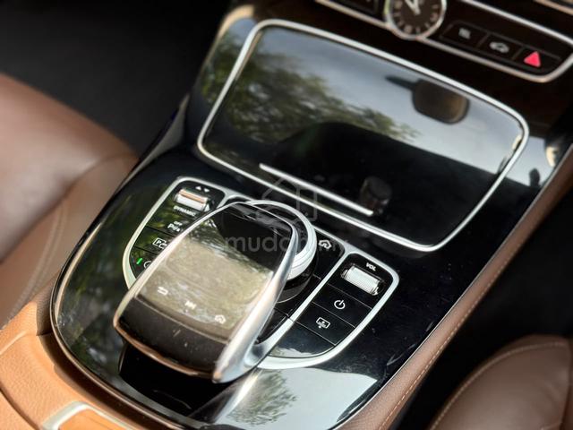 2018 Mercedes Benz E200 AVANTGARDE (CBU) 2.0 (A) - 3