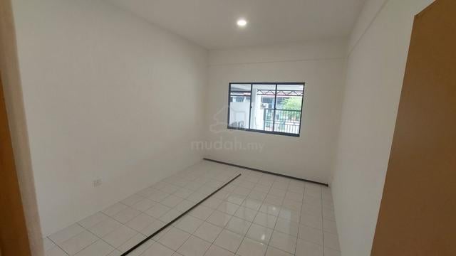 Terrace house at Tabuan Laru, Kuching 1