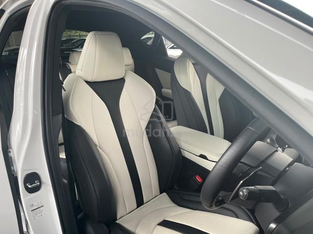 2023 NX 350 2.4 F SPORT AWD / 3K km 5A / WHITE LTR - 4