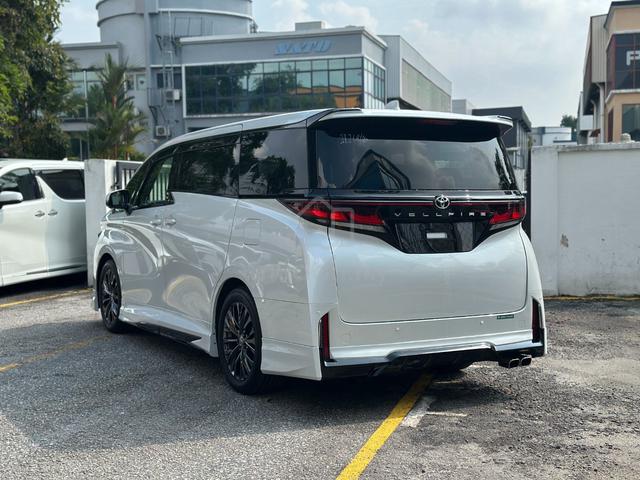 GR KIT_Toyota VELLFIRE Z PREMIER _ Black Interior - 2