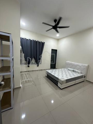 QUEEN BEDROOM with PRIVATE BATHROOM for rent 1