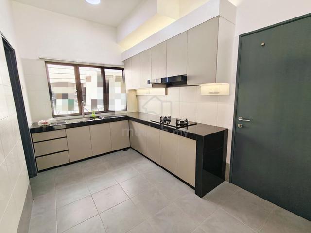Gated & Guarded New Renovated 5r3b 2-Storey Hse Near IOI Mall Puchong 1