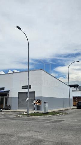 End Lot Single Terrace Storey  Factory for Rent 1