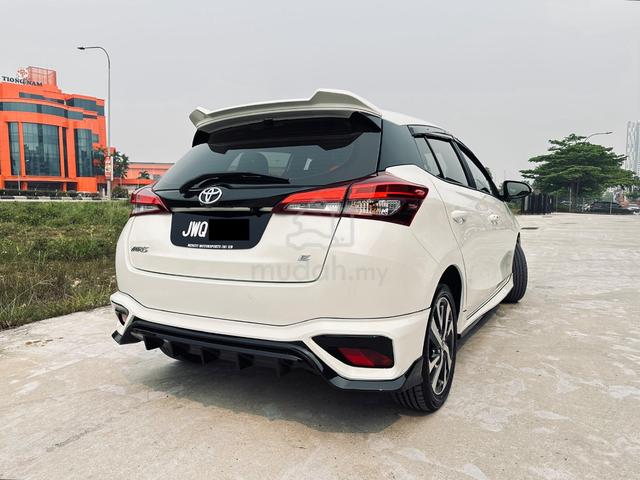 2023 Toyota YARIS 1.5 E GR BODY KIT FACELIFT (A) - 3