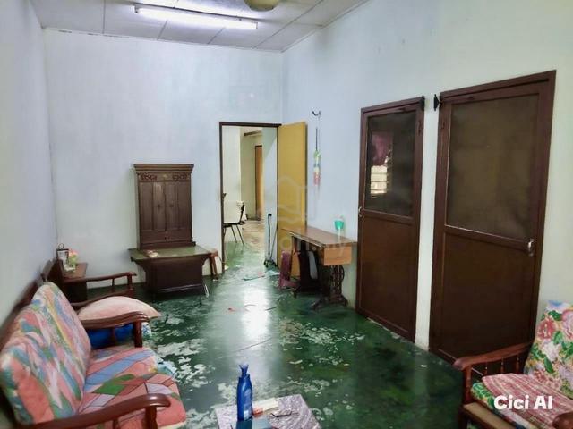 Single Storey Terraced House For Sale at Teluk Intan Town 1