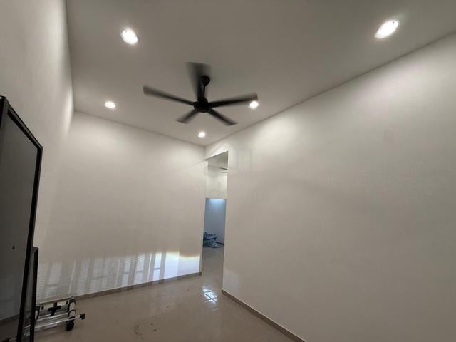 Single Storey House for Sale – Taman Molek, Simpan 1