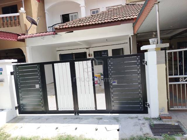 Menglembu Double Storey House For Rent 1