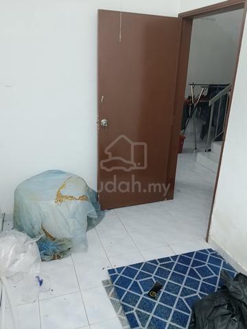 Bilik kecik rumah teres 1
