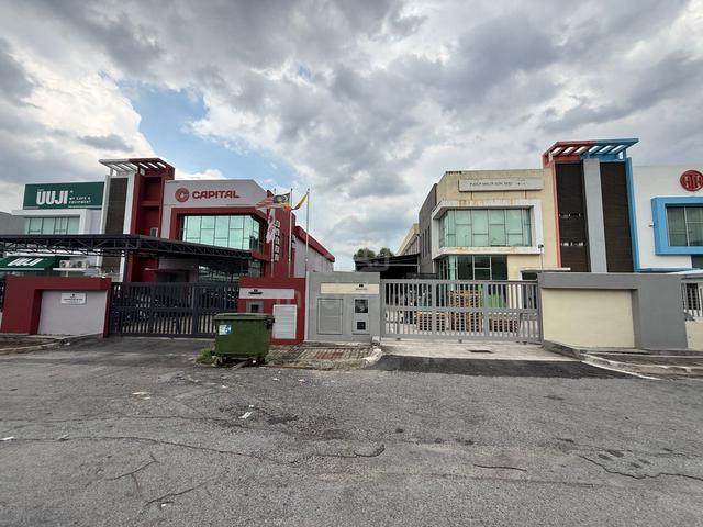 Cheap and Nice 1.5 Storey Semi D factory Bukit Angkat Kajang For Sale 1