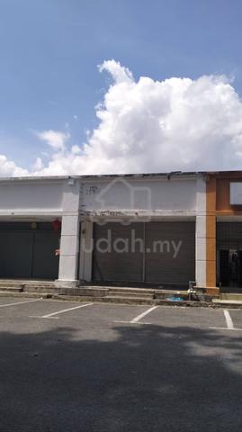 Shop Single Storey SELL Mahkota Beranang Semenyih With Ready Tenant 1