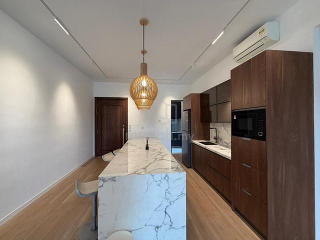 Queens Residences Q1 @ Queens Waterfront 1