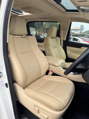 Toyota Alphard 3.5 V6 Facelift 8 Speed Local CBU - 2