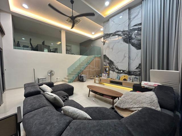 Titi Panjang NIce Reno Semi D Corner FOR SALE 1