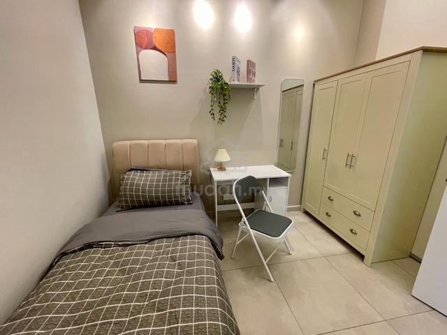 Cozy Single Room [Female Only] 200m to MRT Putra Permai, UPM Putrajaya 1