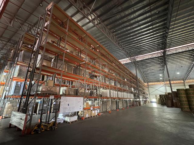 Johor Bahru Kempas 5.87 Acre Warehouse with 16 Dock Leveller n Racking 1