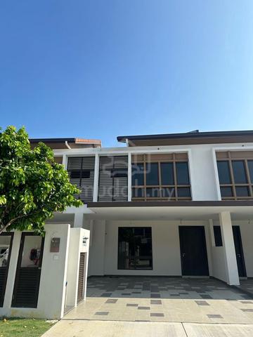 FOR SALE – Belladonna, Setia Warisan Tropika, Sepang 1