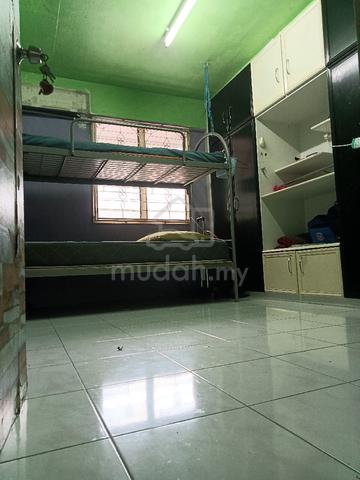 bilik sewa katil double skli almari full kabinet 1