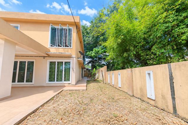 FREEHOLD Corner 2 Storey House 42x75 Ample Parking SD12 Sri Damansara 1