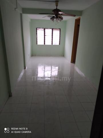 Rumah Pangsa Nilam Sari Flat 1